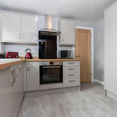 Hidden Gem With Bags Of Space. 3 Bed Town House Apartment Loftus