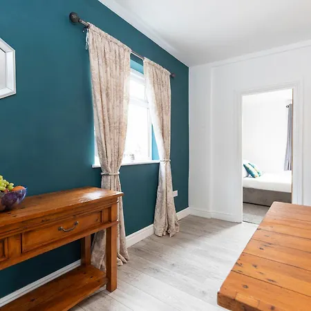Apartment Hidden Gem With Bags Of Space. 3 Bed Town House Loftus