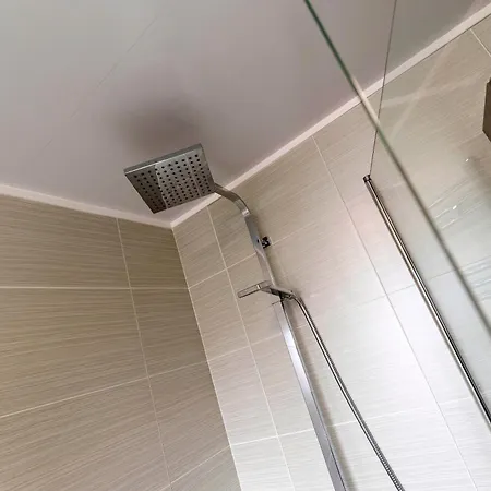 Apartment Hidden Gem With Bags Of Space. 3 Bed Town House *