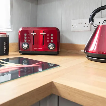 Hidden Gem With Bags Of Space. 3 Bed Town House Appartamento Loftus