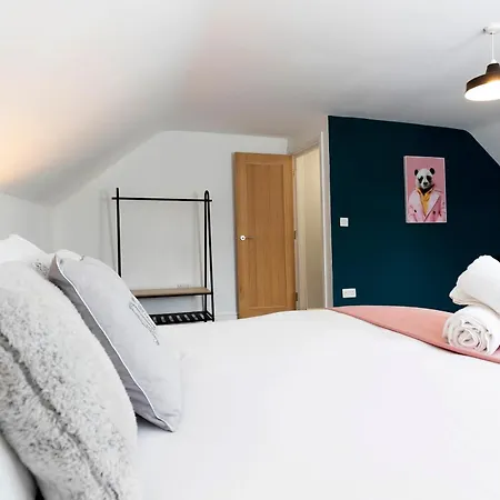 Apartment Hidden Gem With Bags Of Space. 3 Bed Town House Loftus